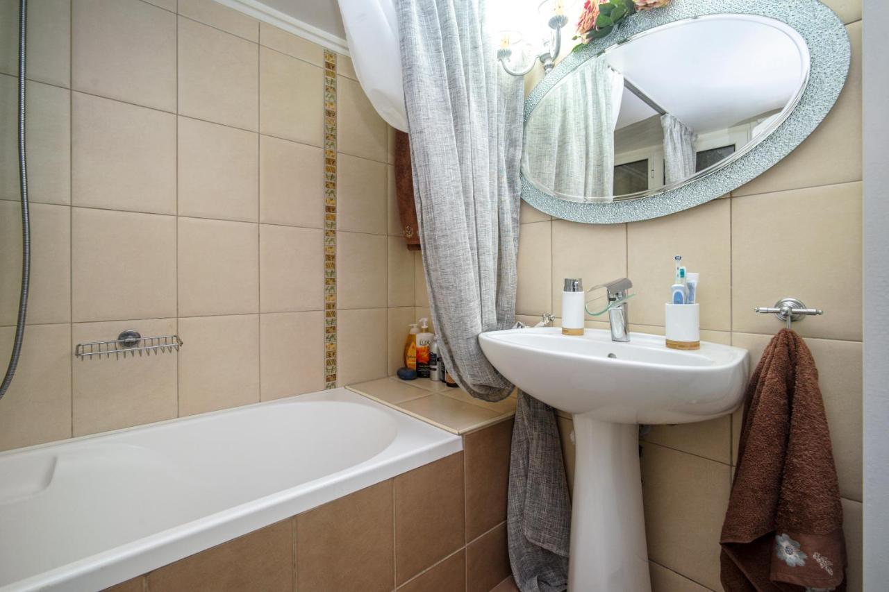 Luxury Apartments Zeas Пірей Екстер'єр фото