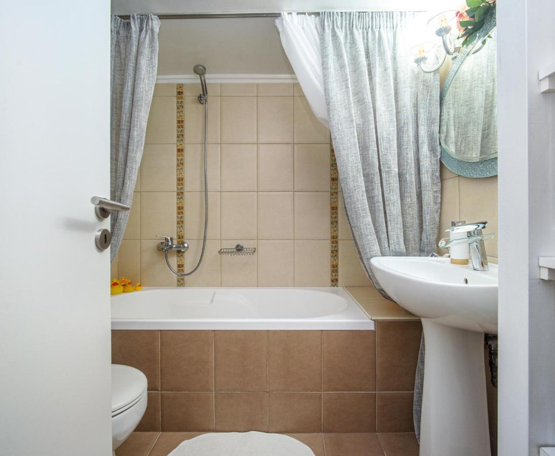 Luxury Apartments Zeas Пірей Екстер'єр фото