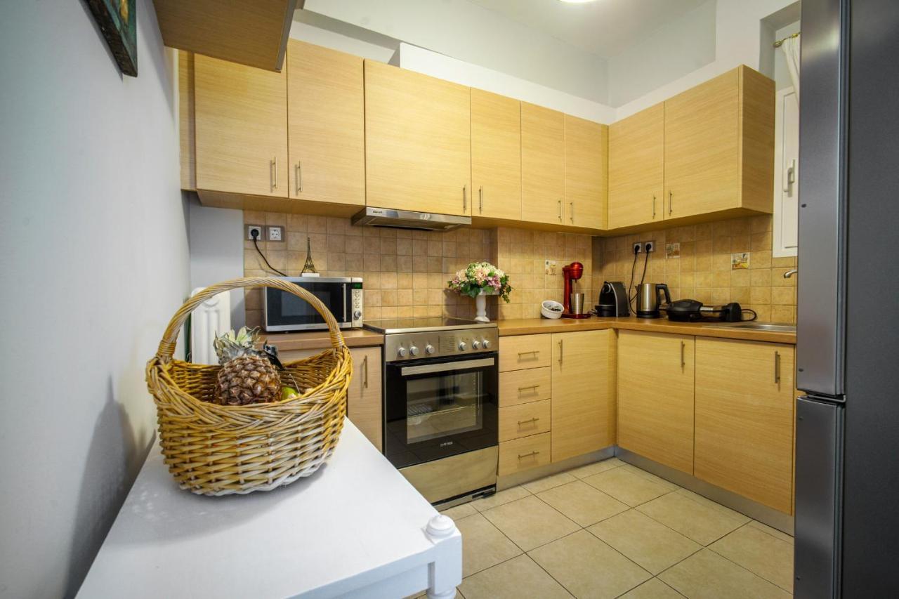 Luxury Apartments Zeas Пірей Екстер'єр фото